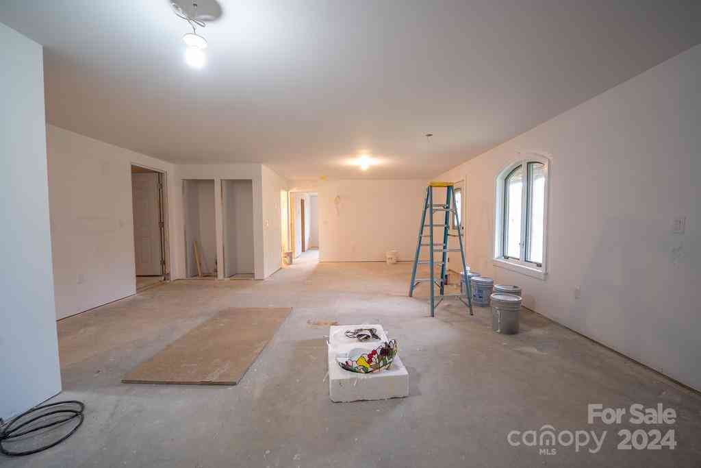 110 E Glenwood Lane, Hendersonville, North Carolina image 35