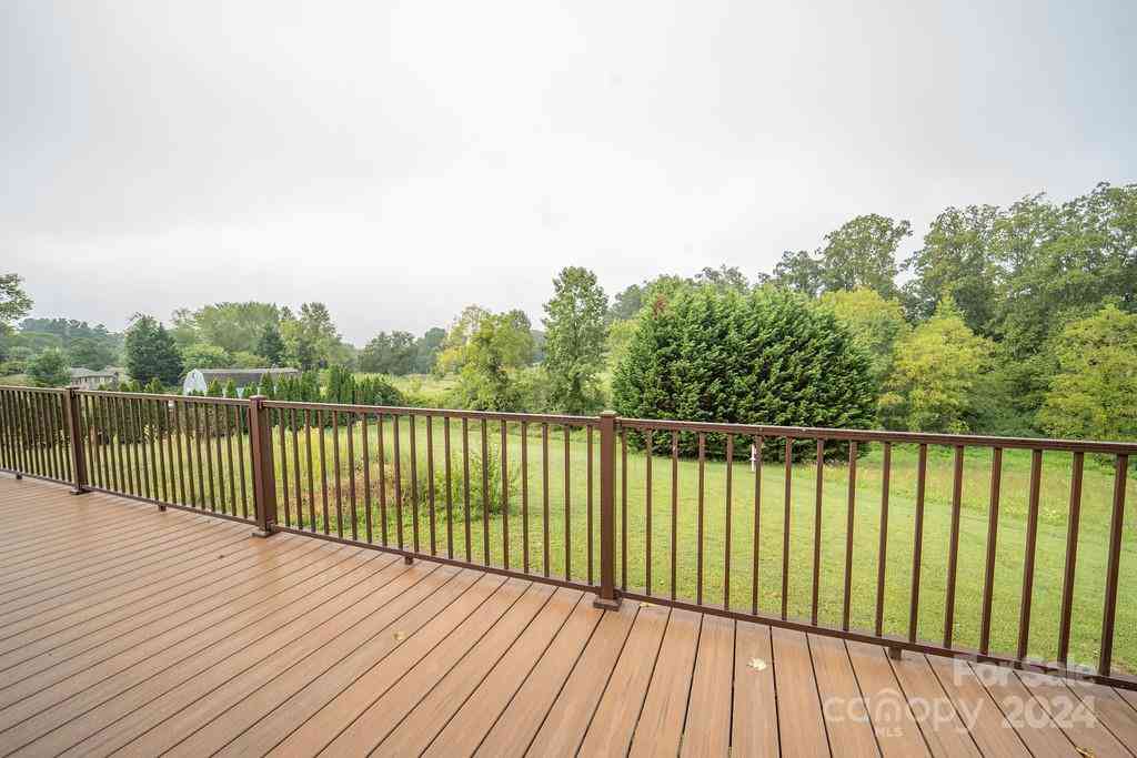 110 E Glenwood Lane, Hendersonville, North Carolina image 43
