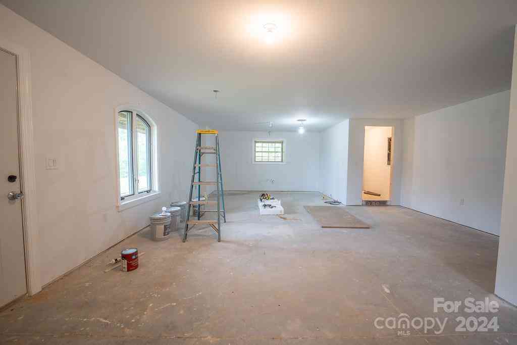 110 E Glenwood Lane, Hendersonville, North Carolina image 34