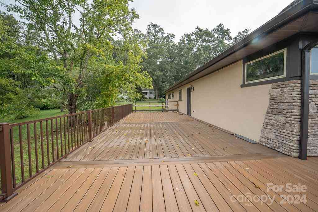 110 E Glenwood Lane, Hendersonville, North Carolina image 10
