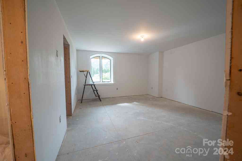 110 E Glenwood Lane, Hendersonville, North Carolina image 39