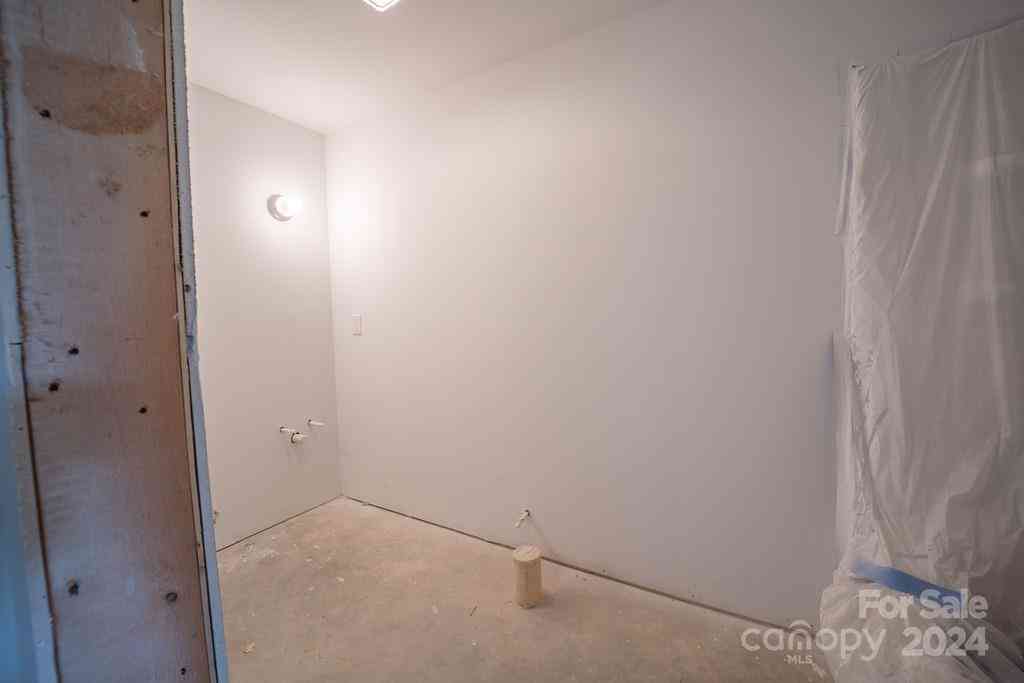 110 E Glenwood Lane, Hendersonville, North Carolina image 37