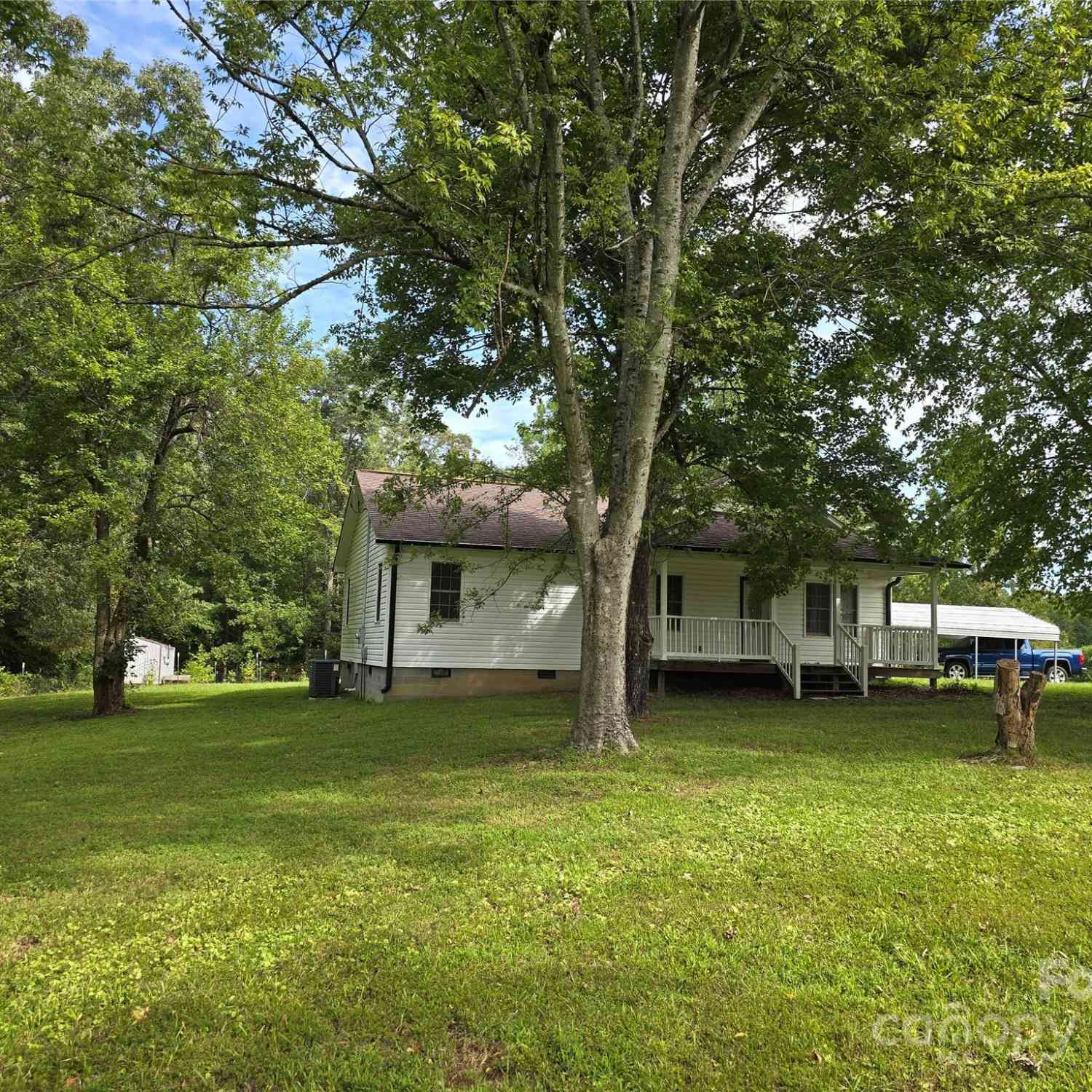 239 Reavis Road, Yadkinville, North Carolina image 2