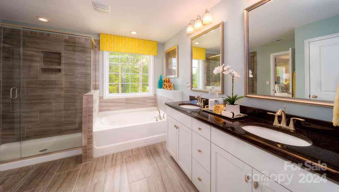 561 Fox Cove Road, Hendersonville, North Carolina image 43