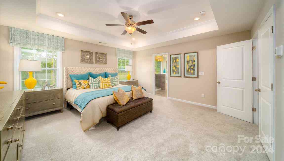 561 Fox Cove Road, Hendersonville, North Carolina image 40