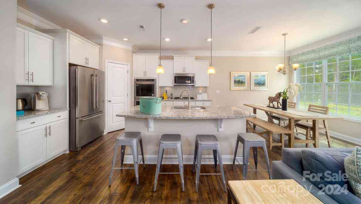 561 Fox Cove Road, Hendersonville, North Carolina image 9