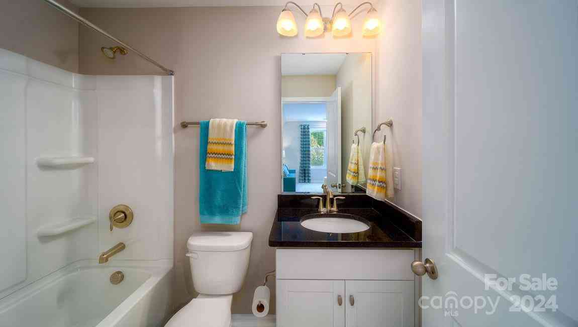 561 Fox Cove Road, Hendersonville, North Carolina image 23