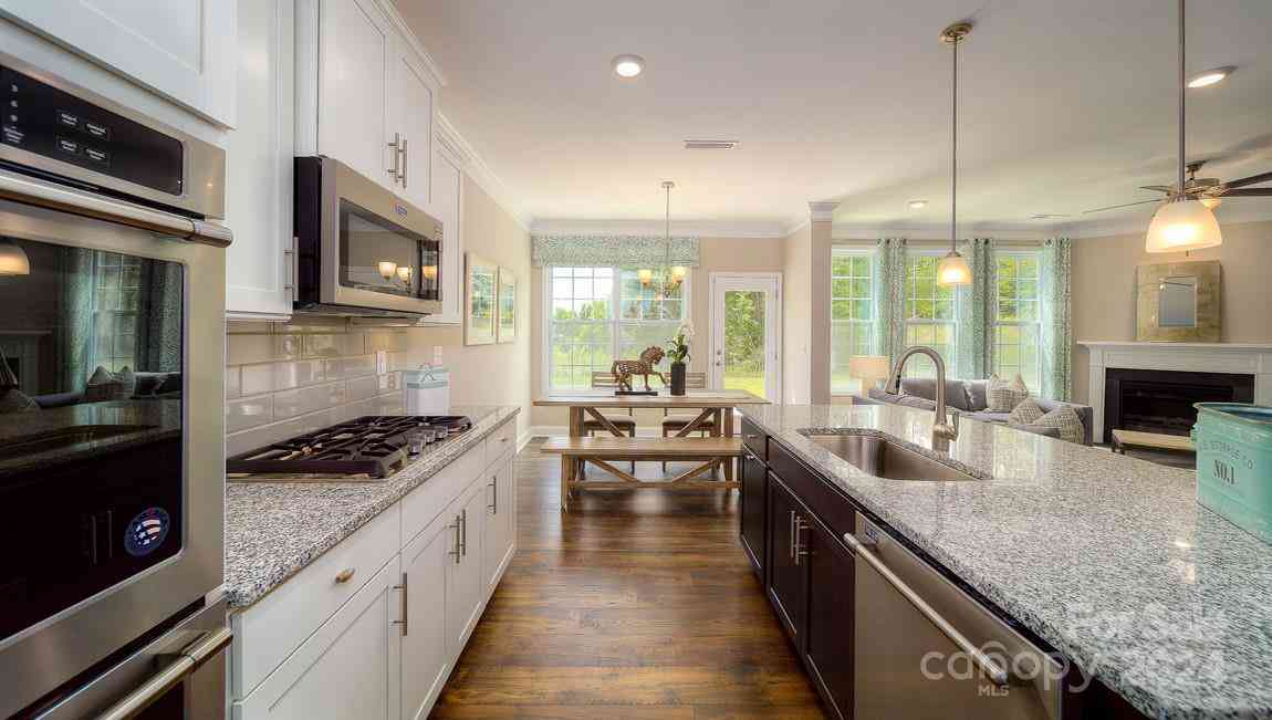 561 Fox Cove Road, Hendersonville, North Carolina image 11