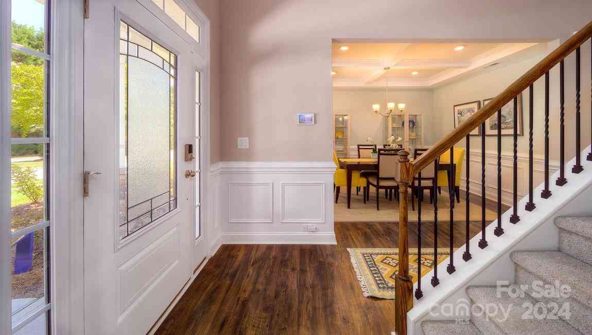 561 Fox Cove Road, Hendersonville, North Carolina image 3