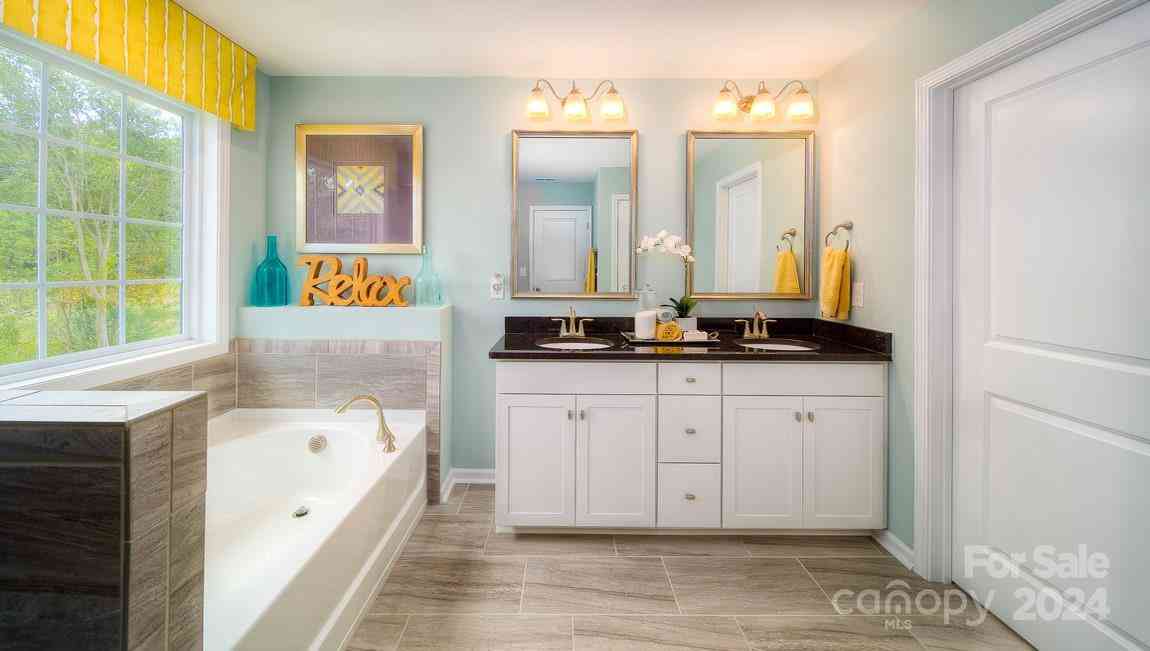 561 Fox Cove Road, Hendersonville, North Carolina image 42