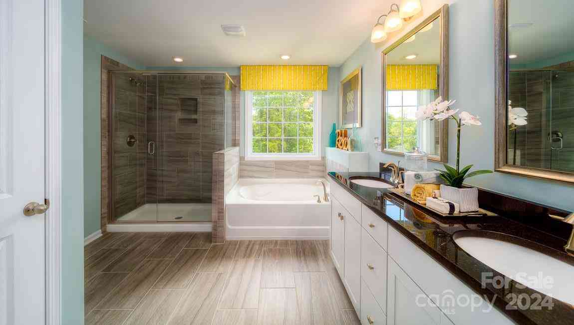 561 Fox Cove Road, Hendersonville, North Carolina image 44