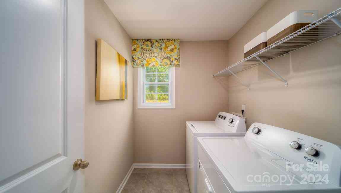 561 Fox Cove Road, Hendersonville, North Carolina image 38