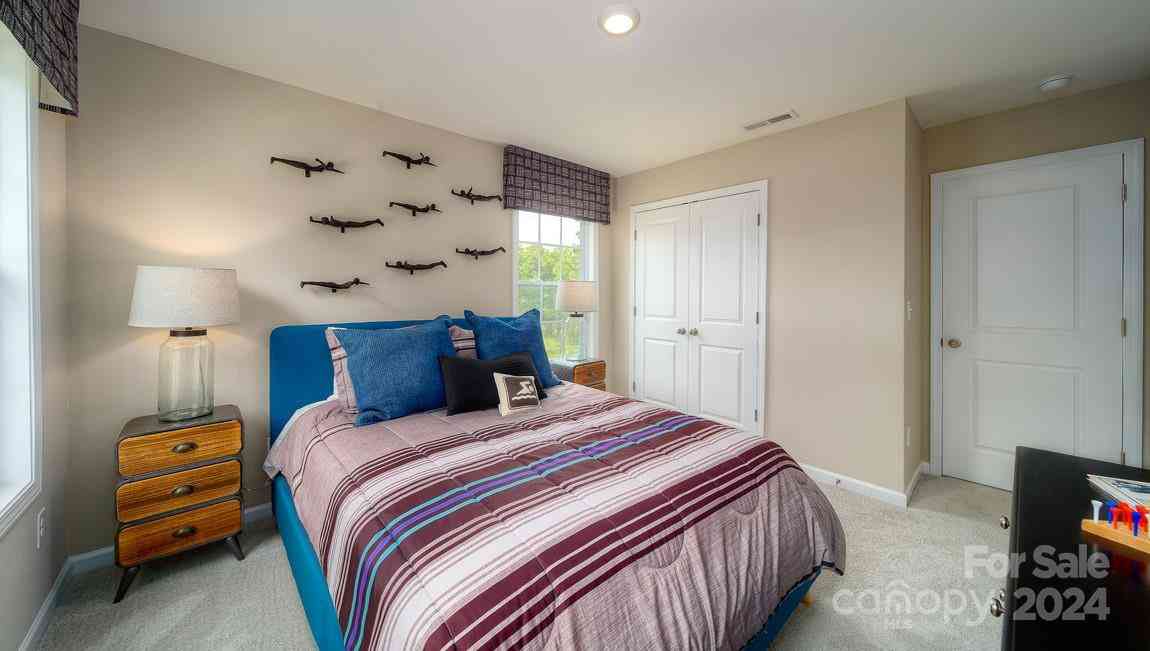 561 Fox Cove Road, Hendersonville, North Carolina image 29