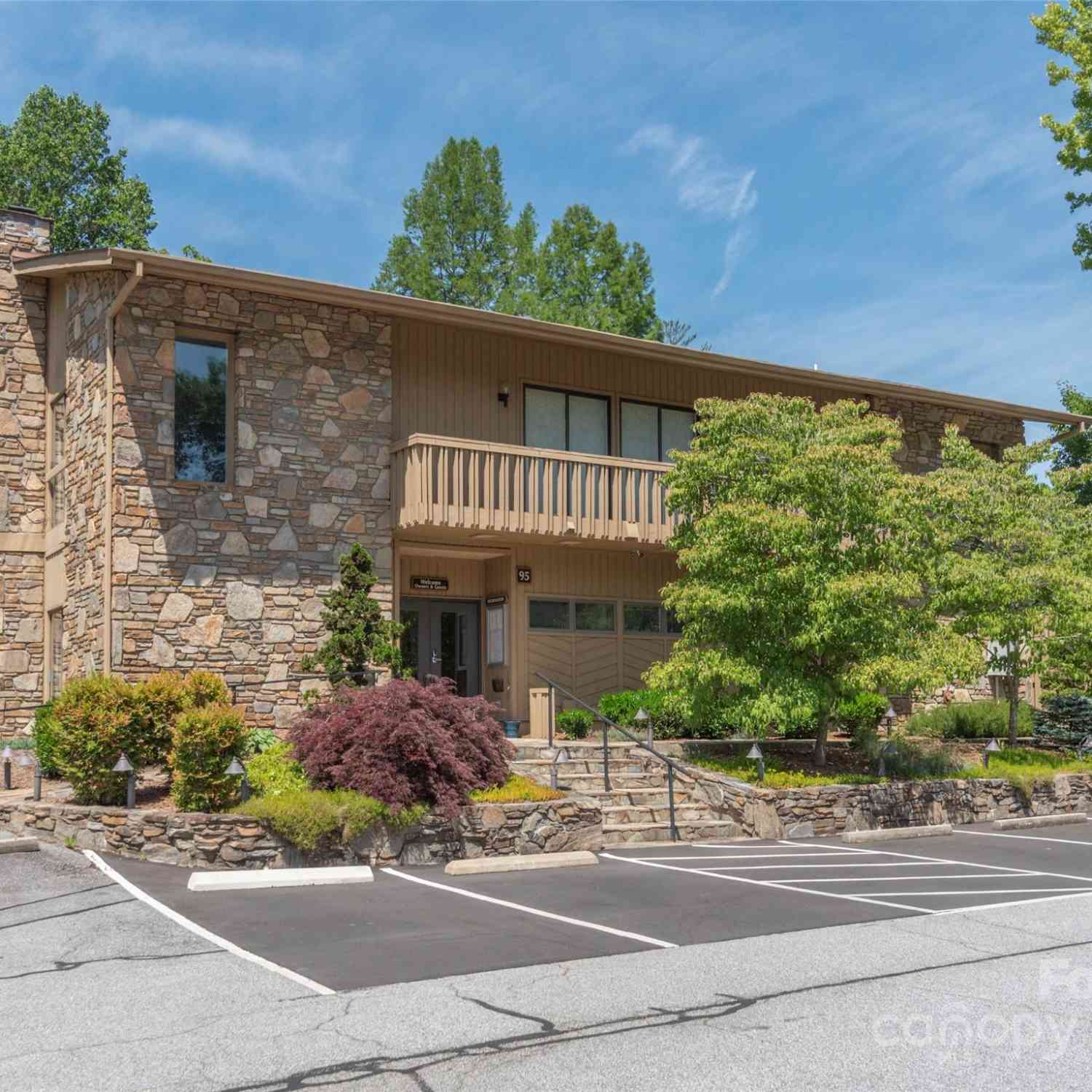 303 White Oak Drive, Hendersonville, North Carolina image 27