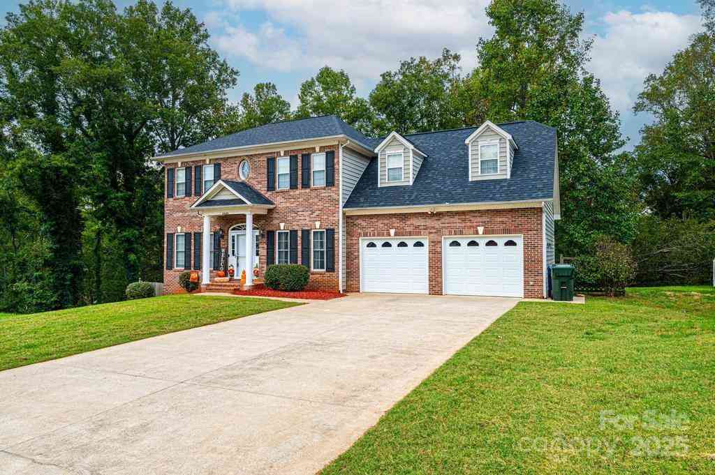 2640 Ironwood Drive, Hickory, North Carolina image 1