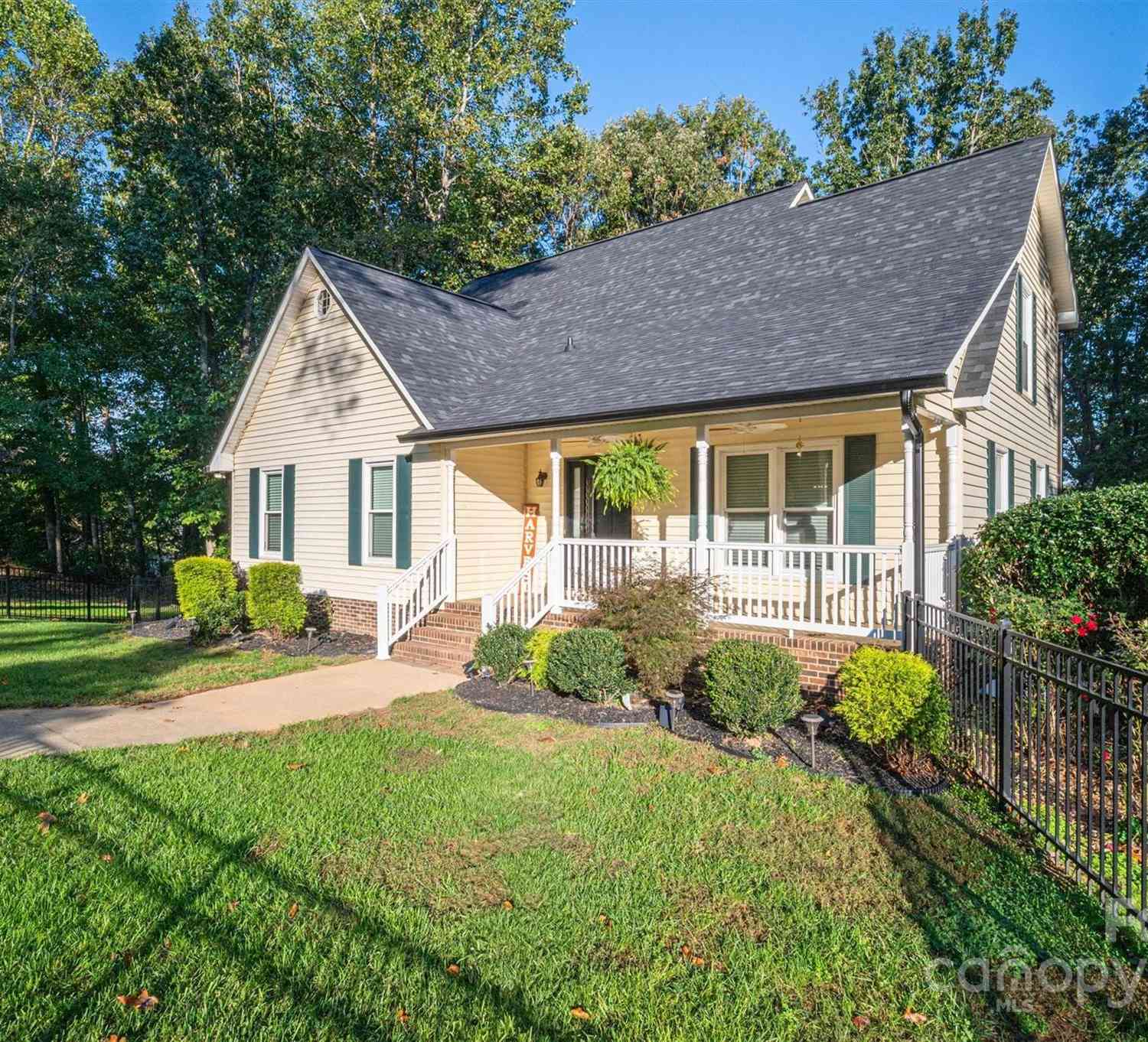 1000 Hunting Avenue, Lincolnton, North Carolina image 2