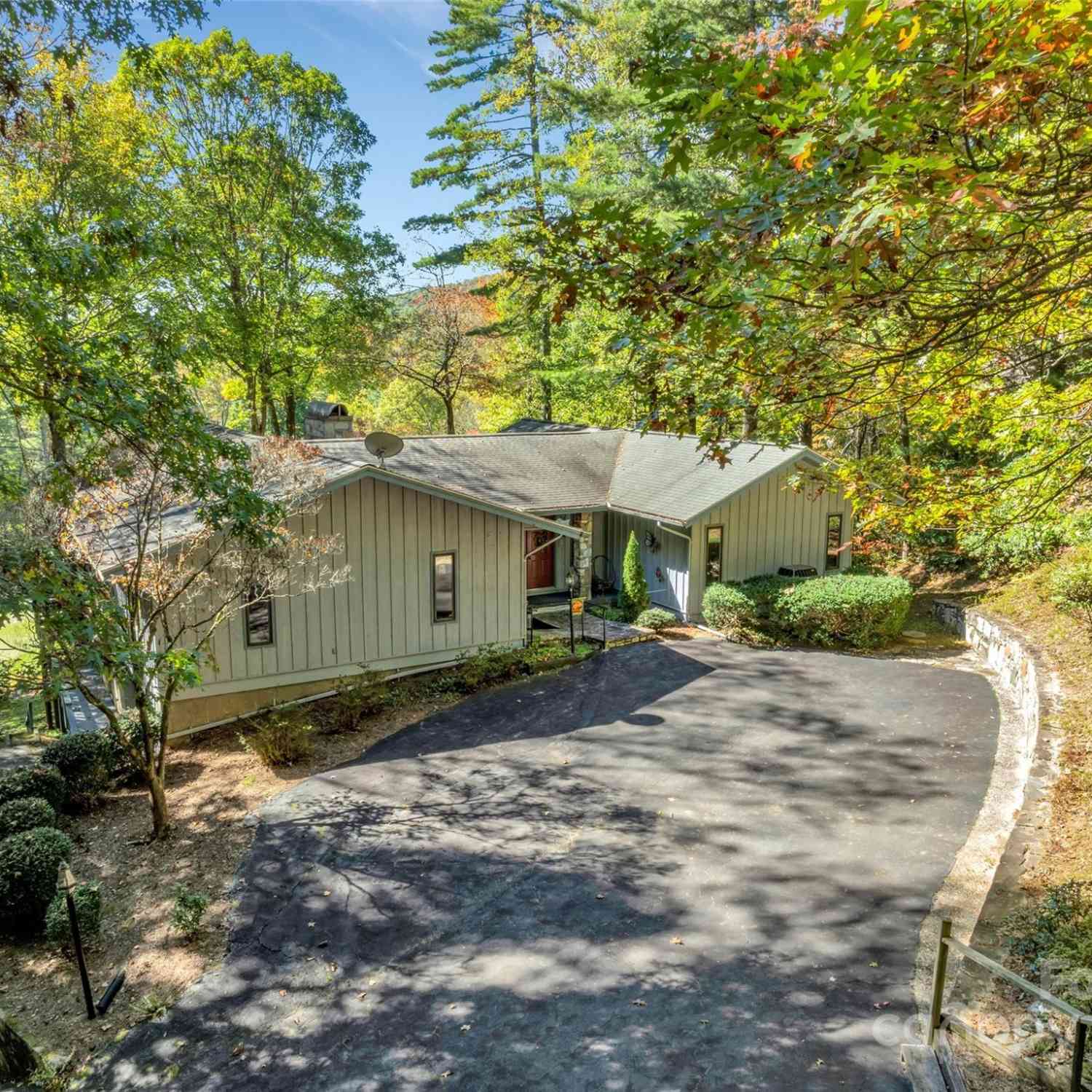 636 Cherokee Trace, Lake Toxaway, North Carolina image 2