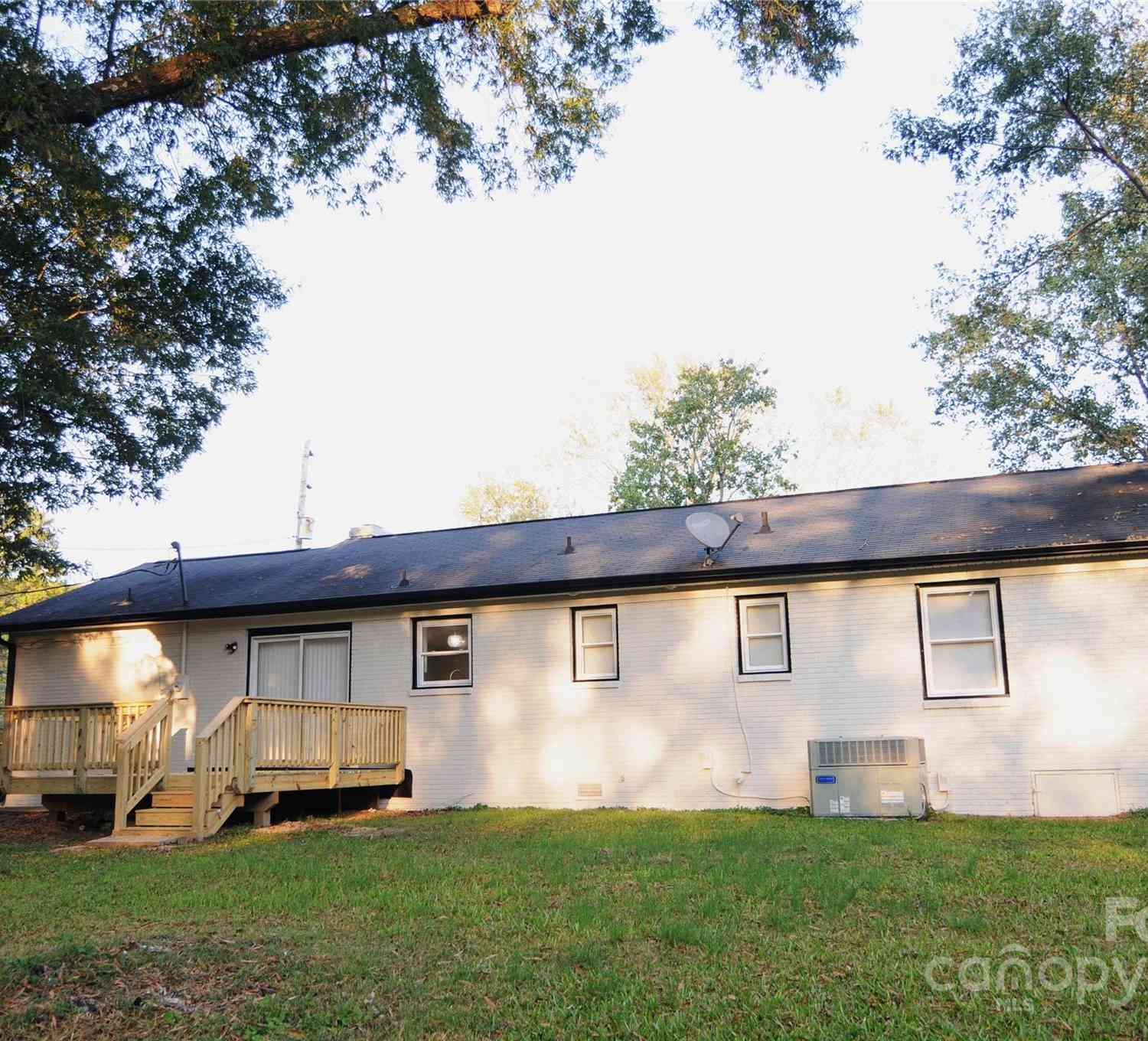 4901 Greenwood Drive, Gastonia, North Carolina image 3