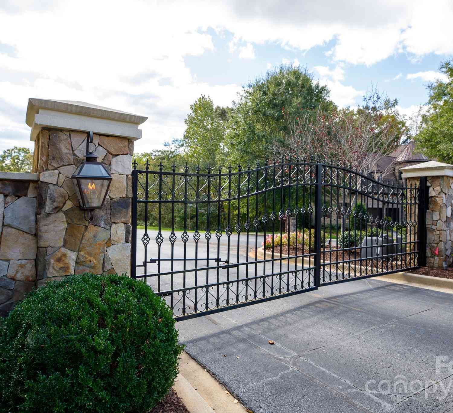 7415 Barrington Ridge Drive, Fort Mill, South Carolina image 2