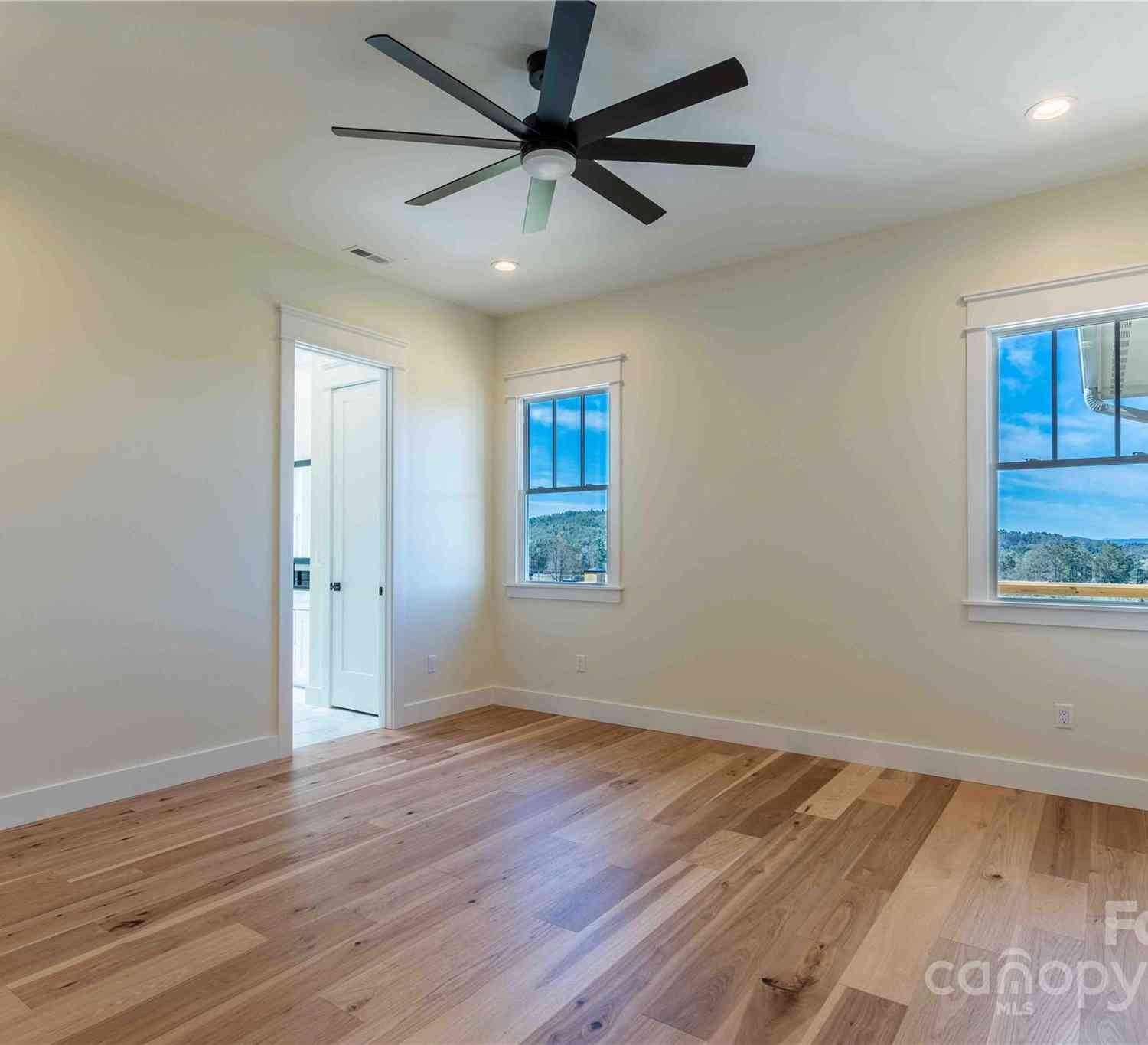 337 Maple Knoll Drive, Hendersonville, North Carolina image 12