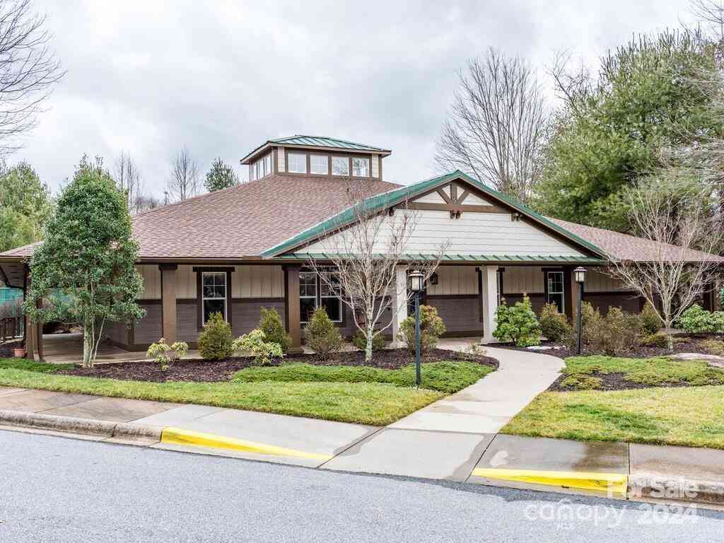 402 Fox Den Court, Hendersonville, North Carolina image 42