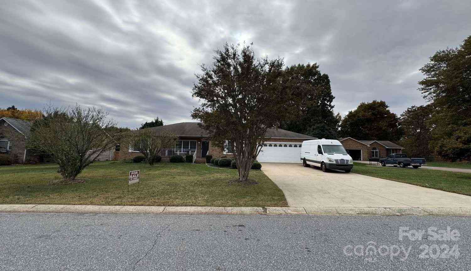 5183 Olde School Drive, Hickory, North Carolina image 1