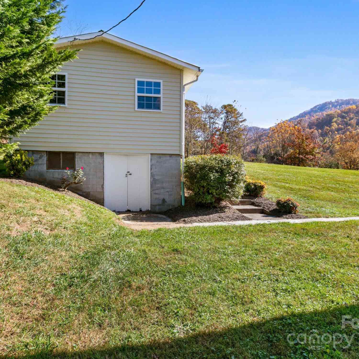 877 Oakdale Road, Waynesville, North Carolina image 34