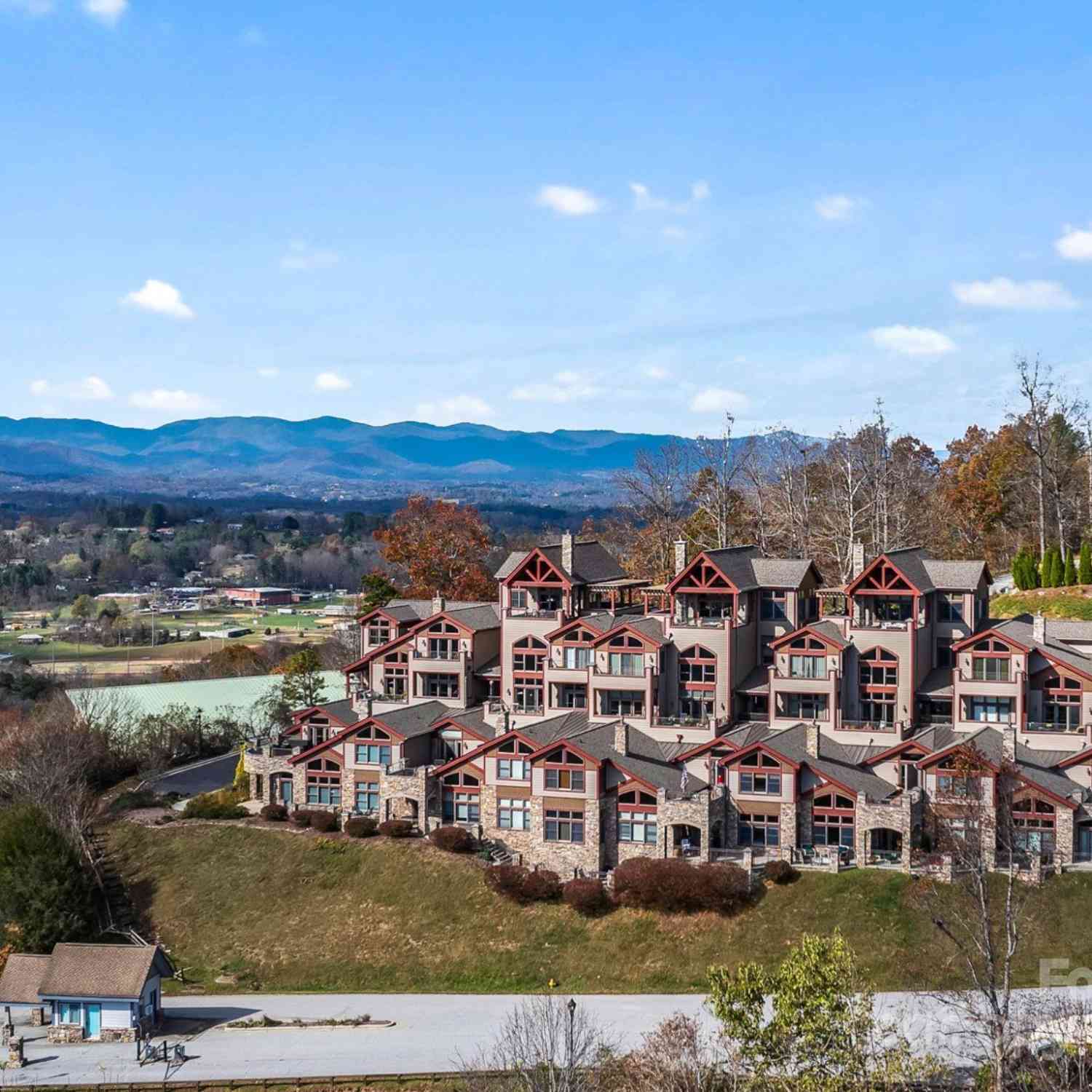 4 Chimney Crest Drive #J, Asheville, North Carolina image 1