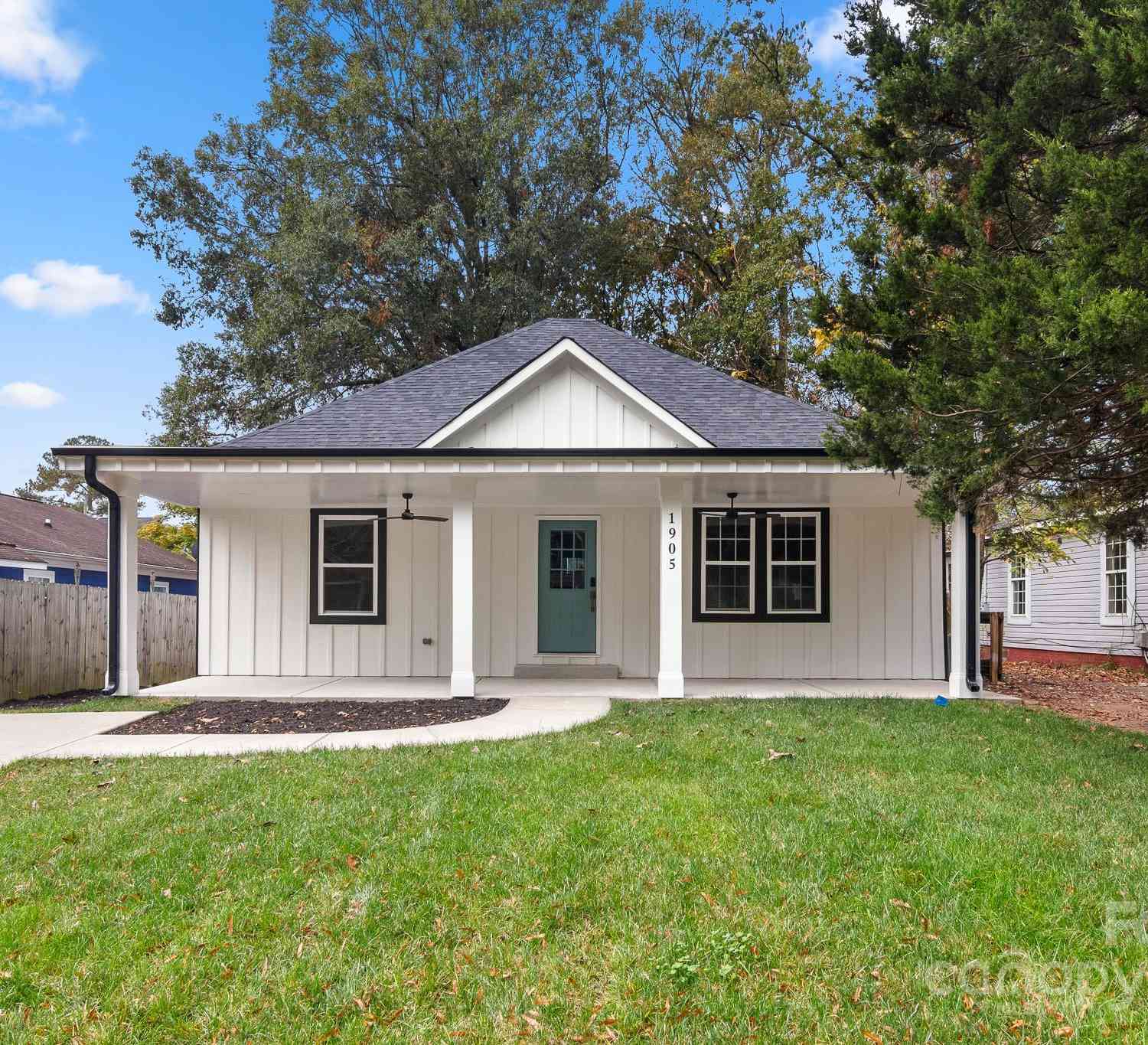 1905 Umstead Street, Charlotte, North Carolina image 2