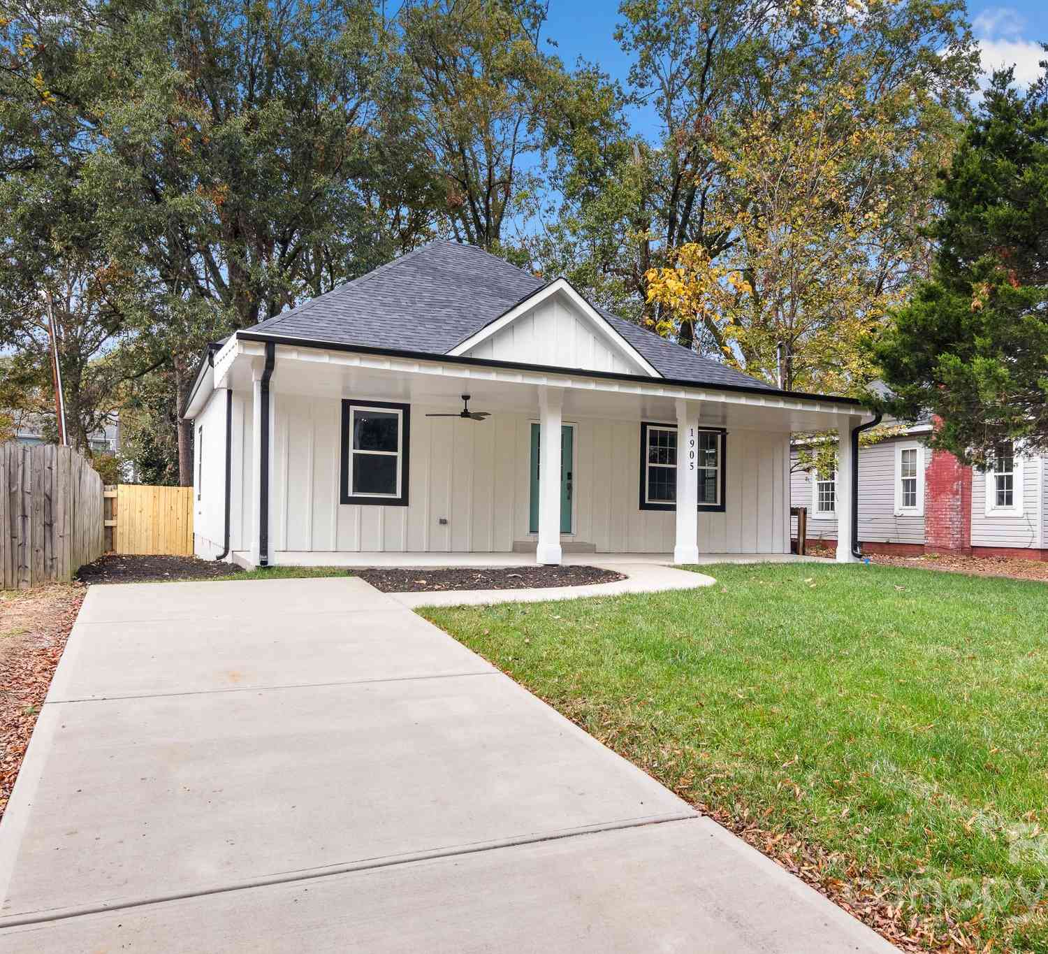 1905 Umstead Street, Charlotte, North Carolina image 3