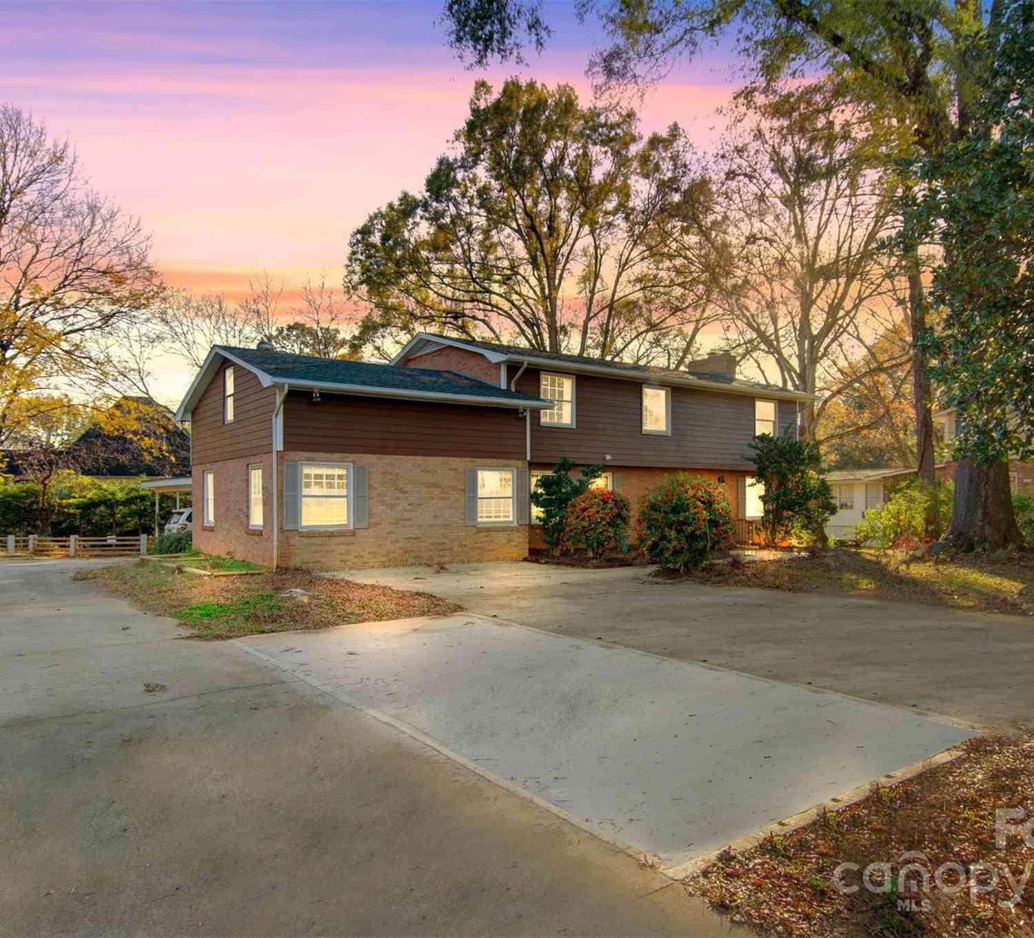 841 12th Avenue, Hickory, North Carolina image 1