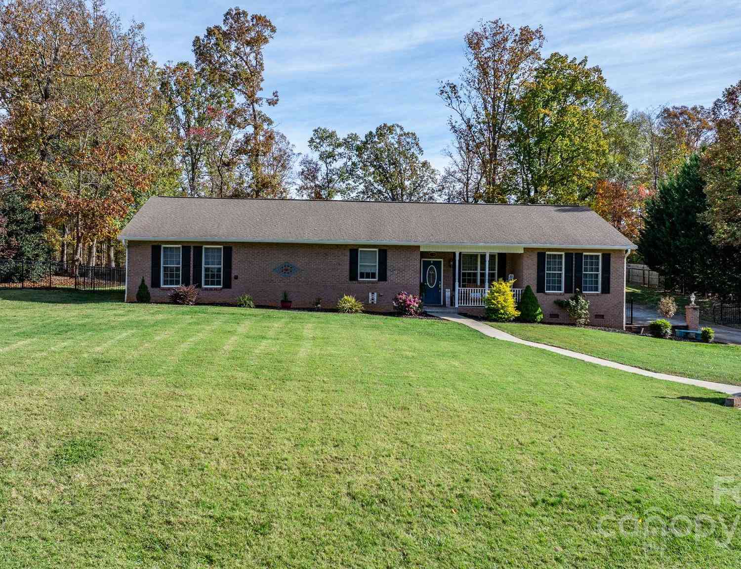 1246 Hillsboro Avenue, Hickory, North Carolina image 4