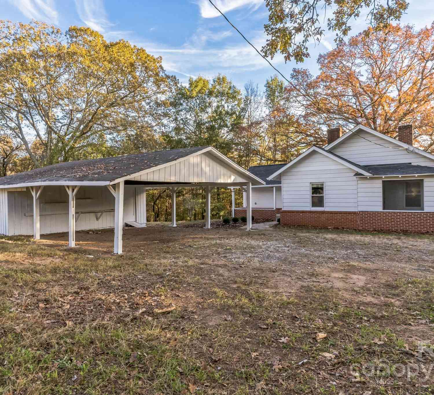 2079 SE 23rd Street Drive, Hickory, North Carolina image 2