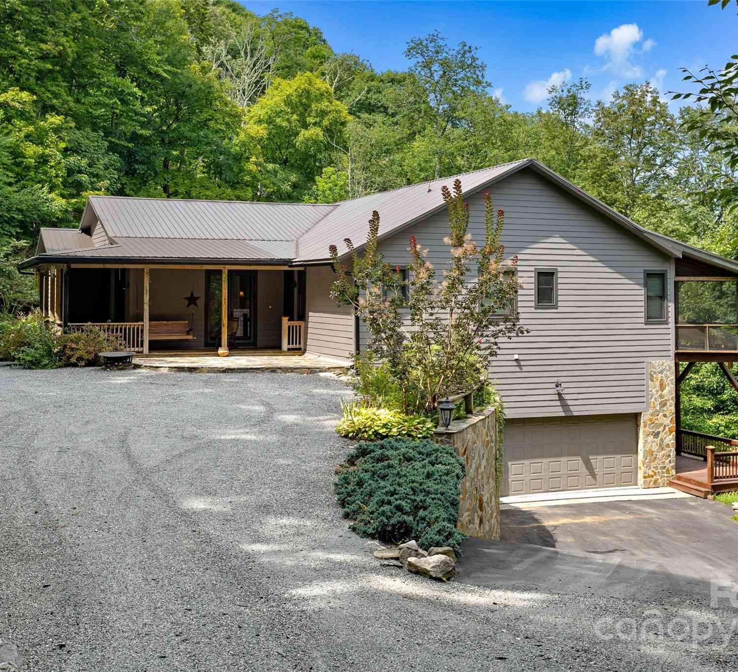 592 Susanna Cove Road, Mars Hill, North Carolina image 2