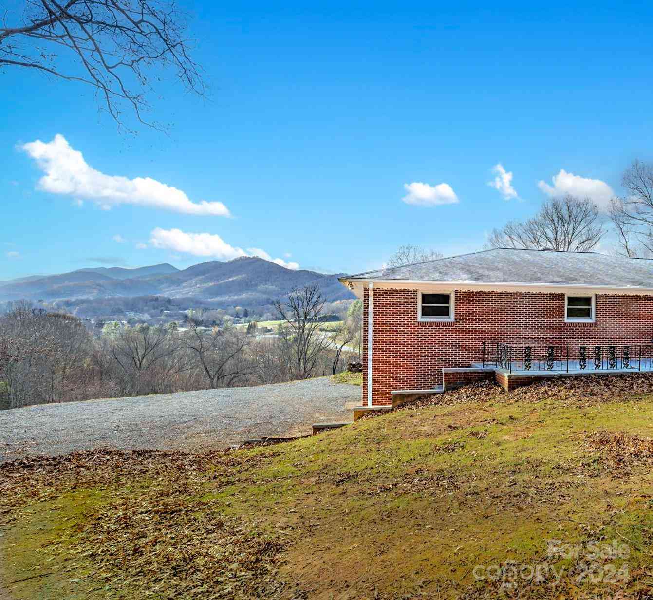 378 Monte Vista Drive, Waynesville, North Carolina image 3