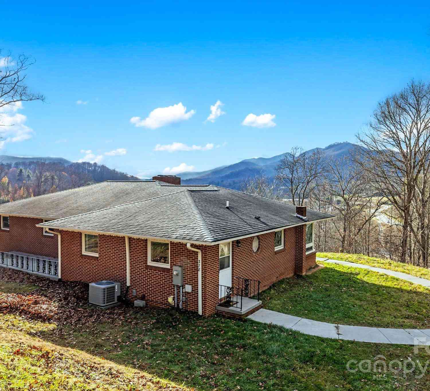 378 Monte Vista Drive, Waynesville, North Carolina image 1