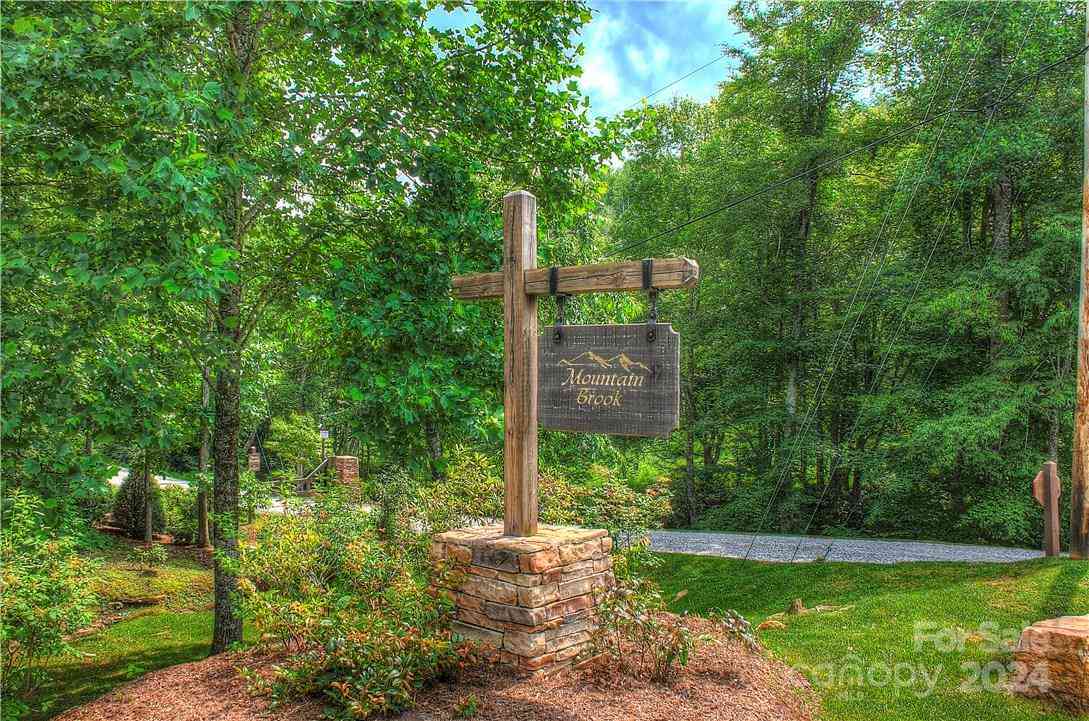 000 Rainbow Trout Drive, Spruce Pine, North Carolina image 1