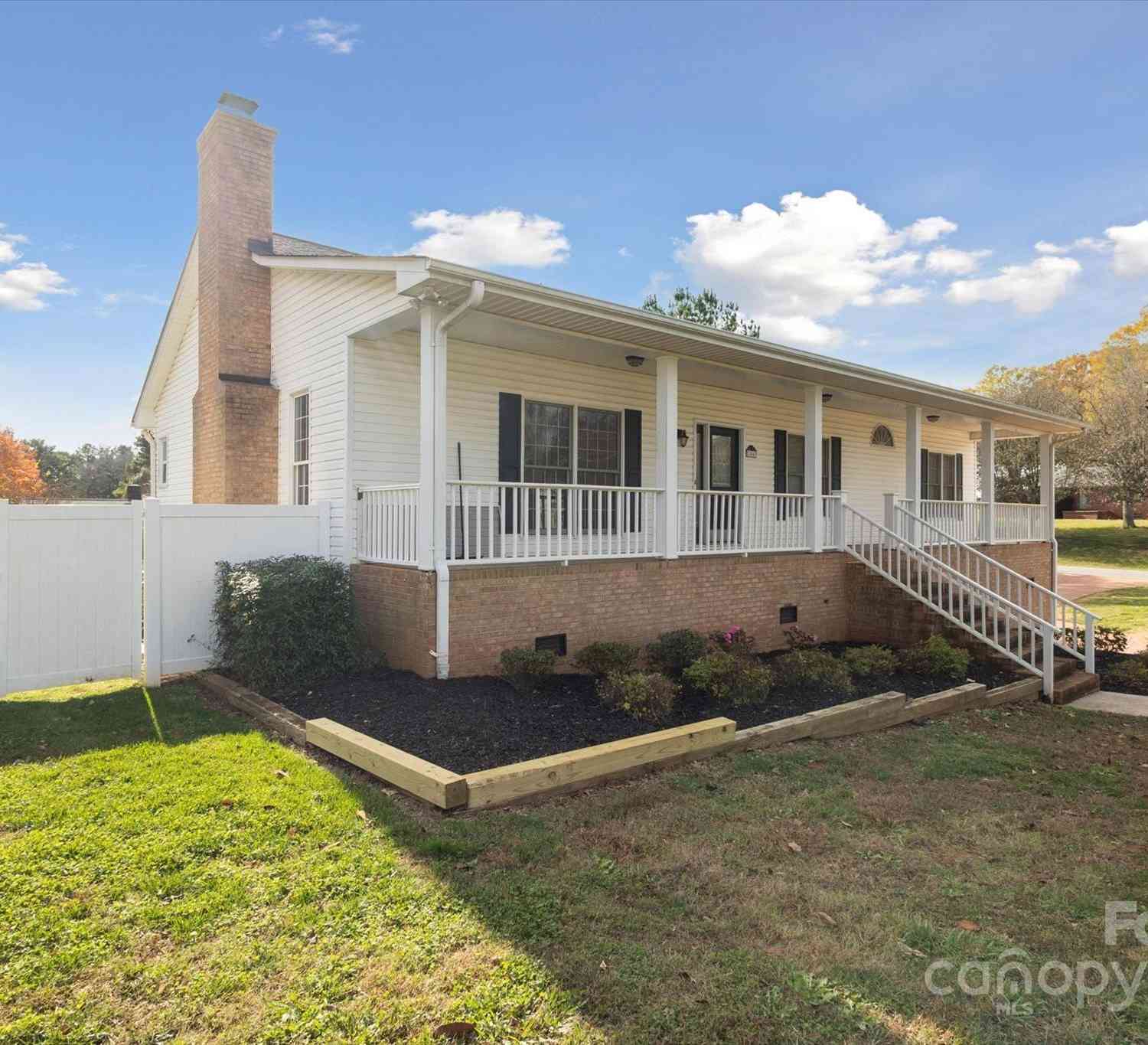 104 Vista Drive, Davidson, North Carolina image 2