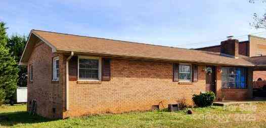 2040 NE 25th Street Drive, Hickory, North Carolina image 2