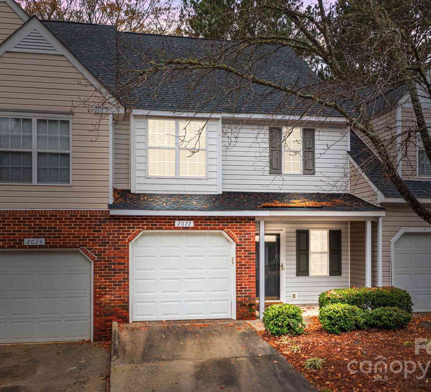 2022 University Heights Lane, Charlotte, North Carolina image 2