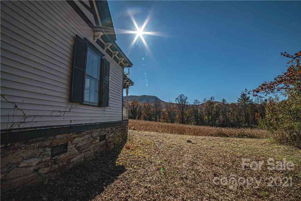 77 Hollywood Road, Fairview, North Carolina image 8