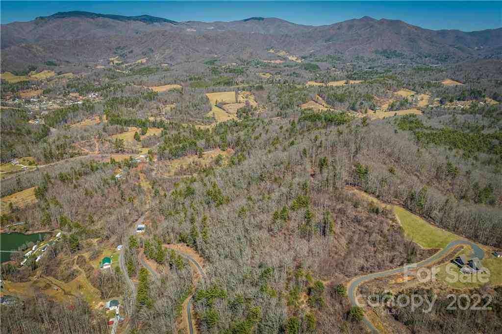 Saylor Lake Road, Bakersville, North Carolina image 8