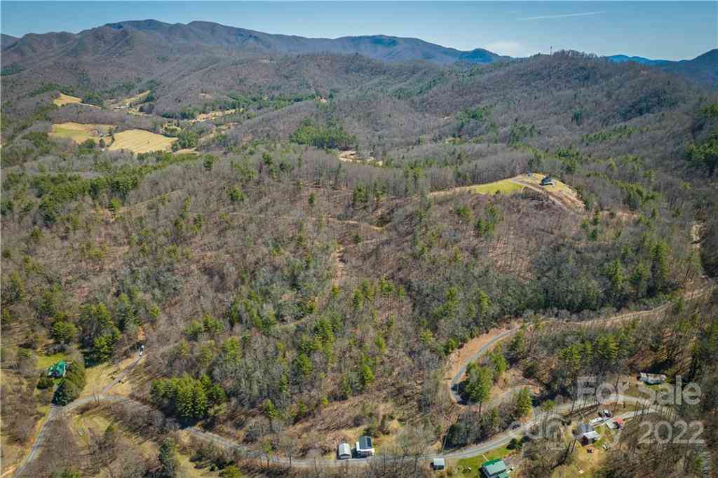 Saylor Lake Road, Bakersville, North Carolina image 14