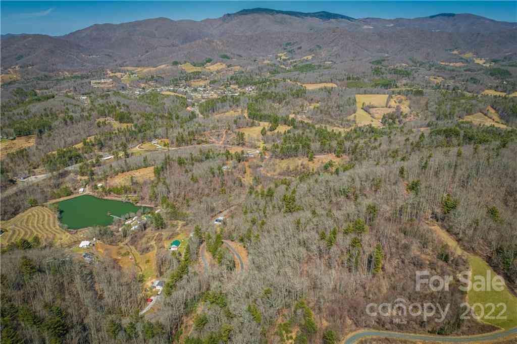 Saylor Lake Road, Bakersville, North Carolina image 7