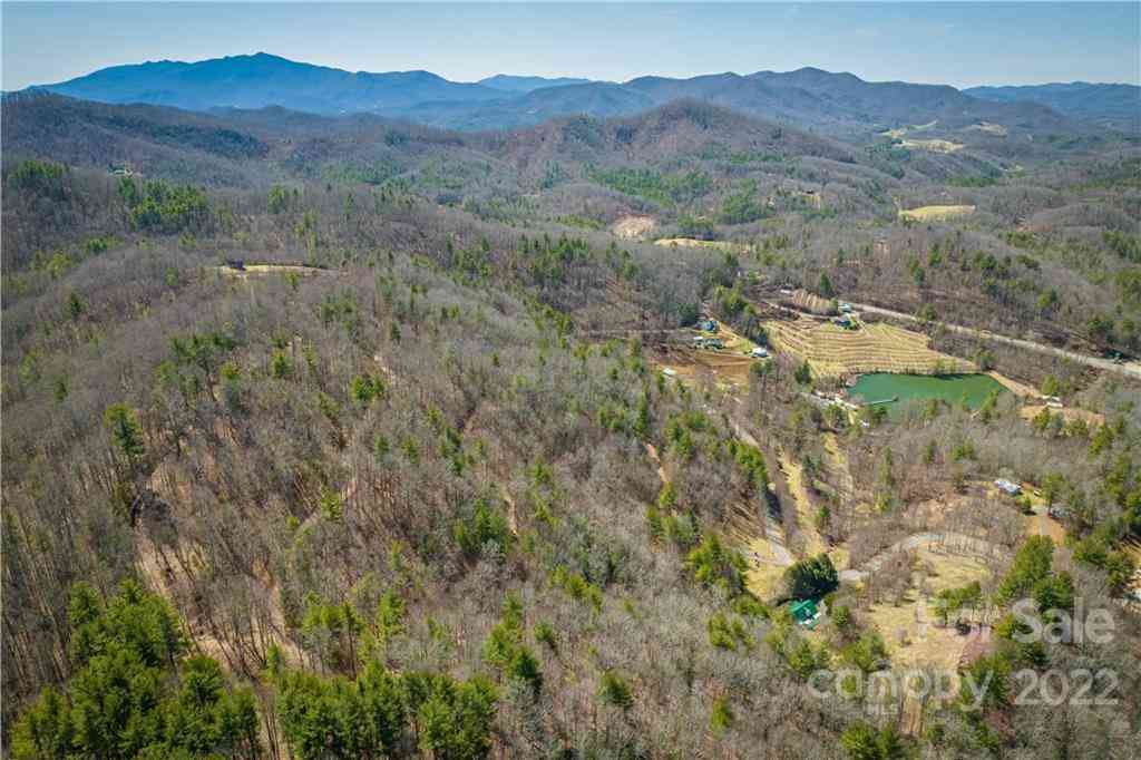 Saylor Lake Road, Bakersville, North Carolina image 18