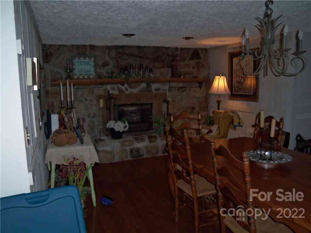 675 Harris Street, Spruce Pine, North Carolina image 27