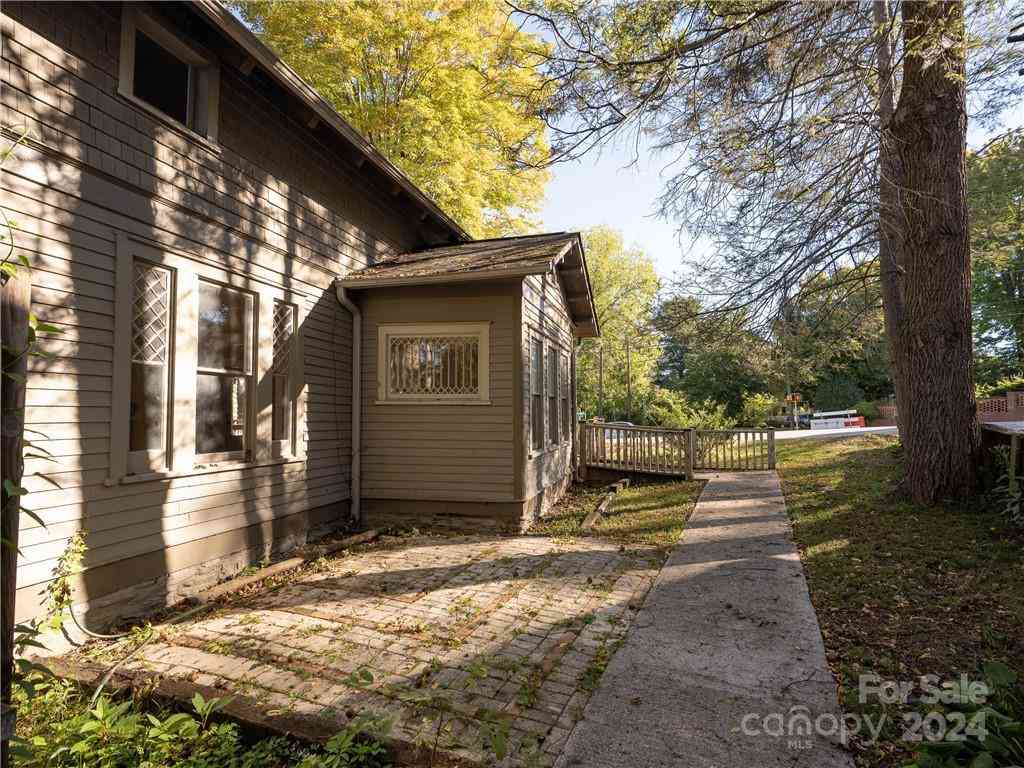 99 Walnut Street, Waynesville, North Carolina image 35