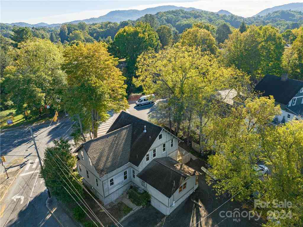 99 Walnut Street, Waynesville, North Carolina image 30