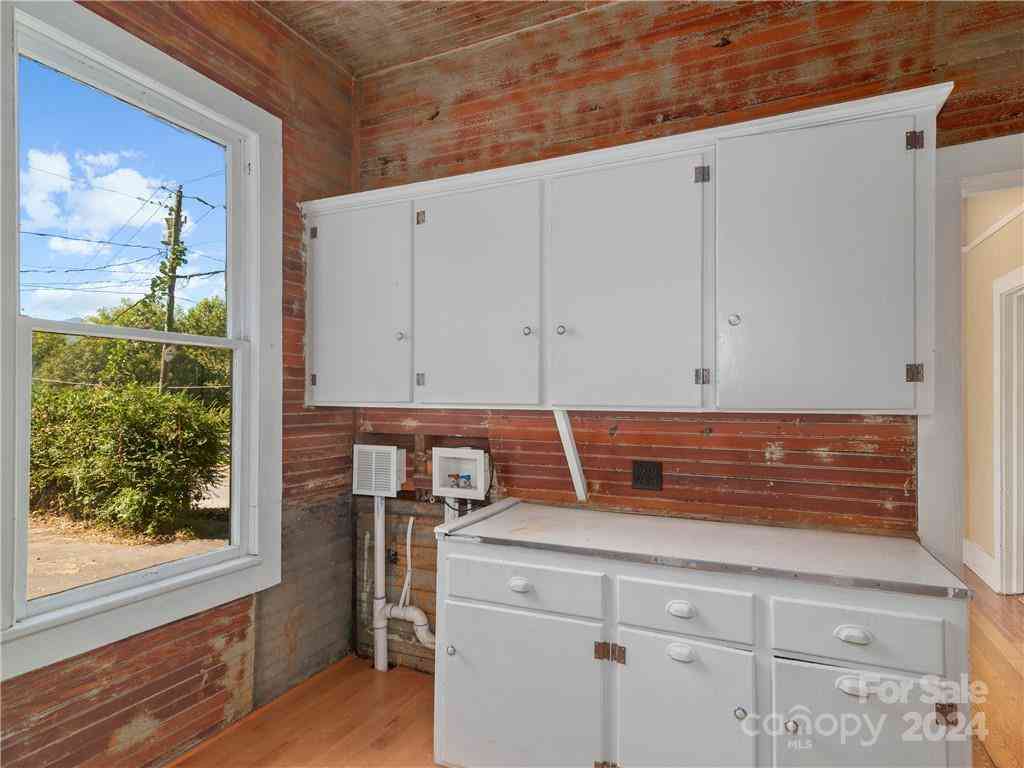 99 Walnut Street, Waynesville, North Carolina image 16
