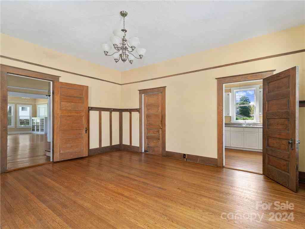 99 Walnut Street, Waynesville, North Carolina image 18